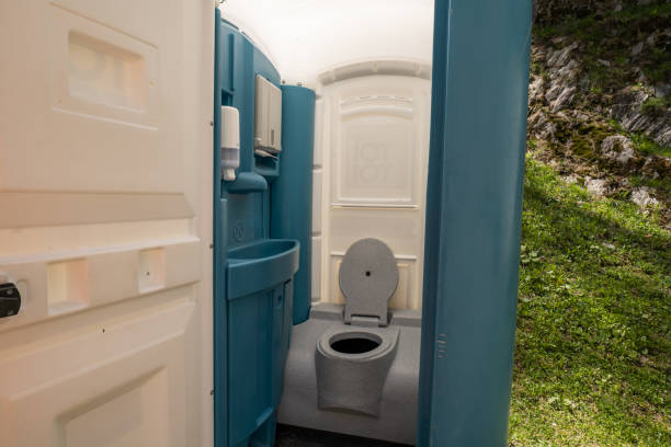 Best Porta potty delivery and setup  in Amherst, OH